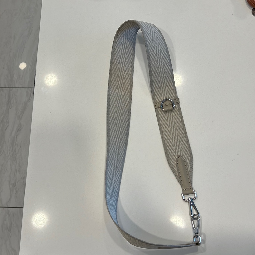Senreve strap NWOT in colour sand with silver hardware